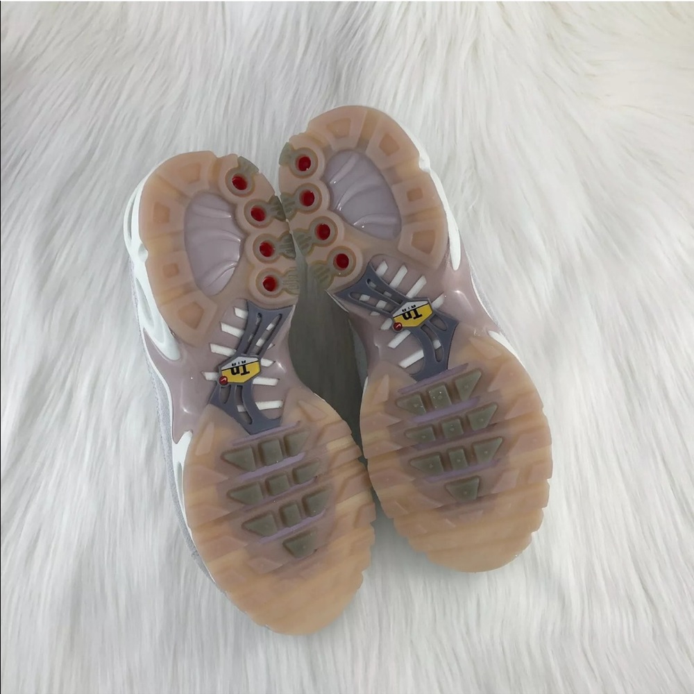 Women's Nike Air Max Plus LX Velvet Rose Sneakers - Picture 8 of 8